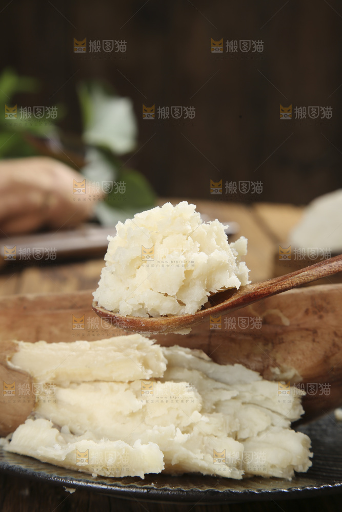 木底上的哈密红薯