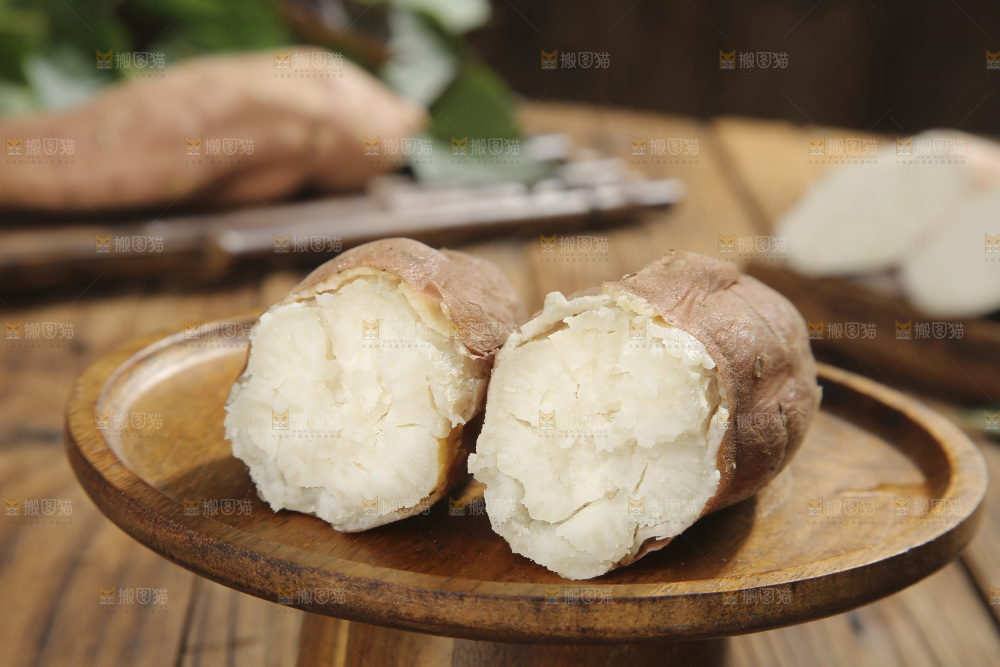 木底上的哈密红薯