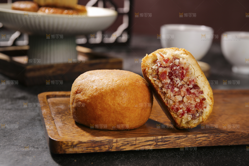 深底上的云腿月饼