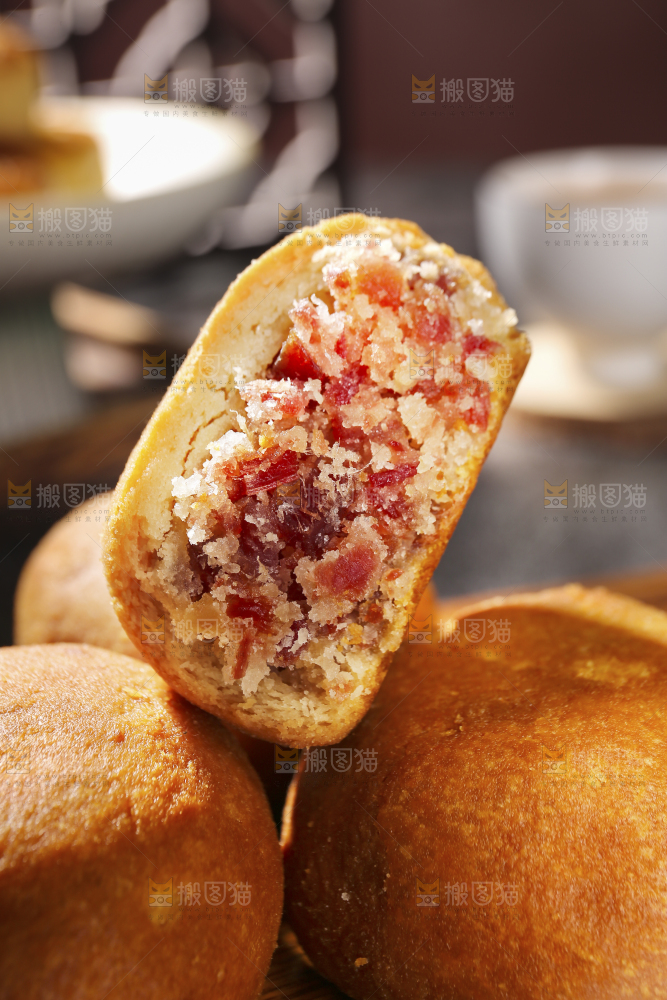 深底上的云腿月饼