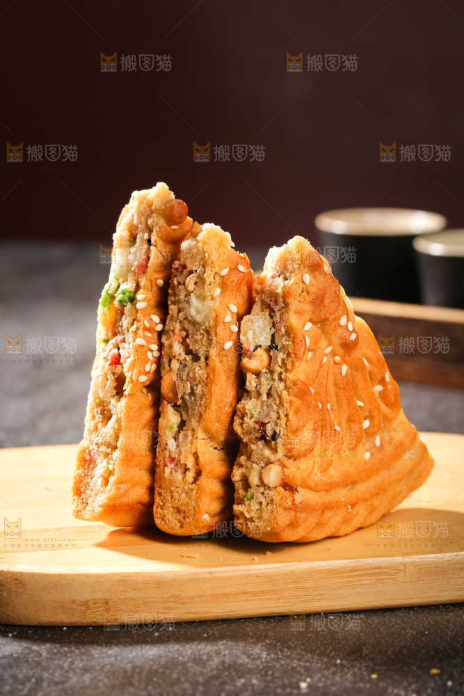 深底上的五仁大月饼