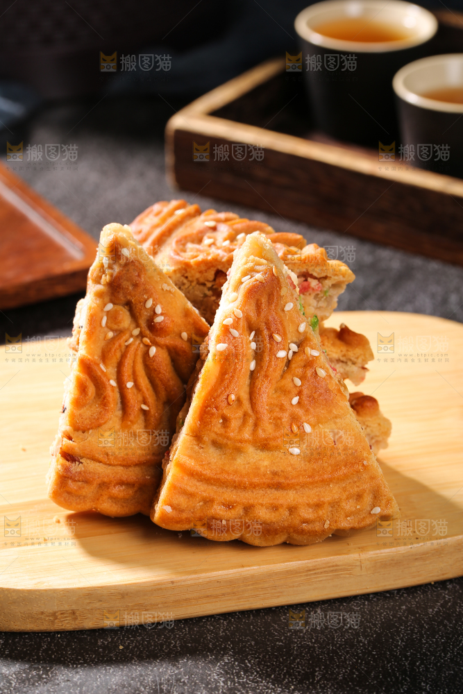 深底上的五仁大月饼