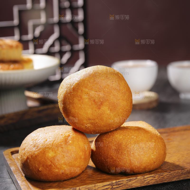 深底上的云腿月饼