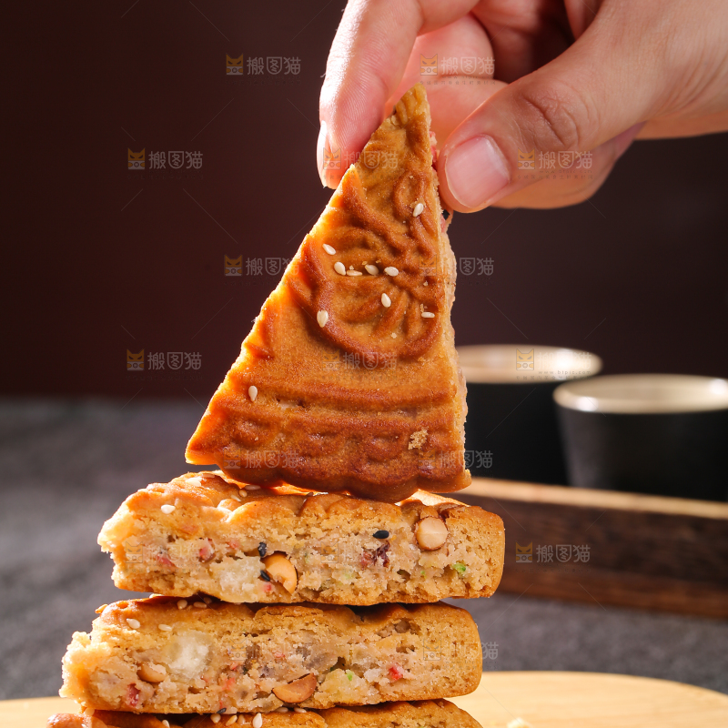 深底上的五仁大月饼