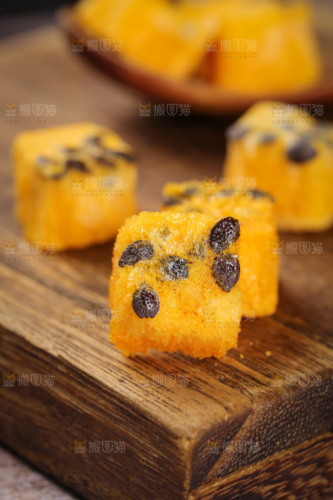 深底上的百香果块