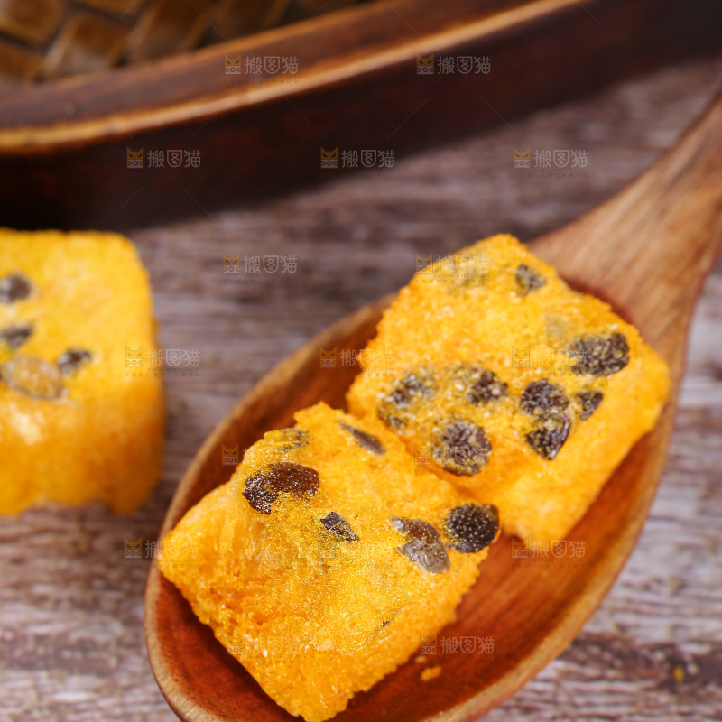 深底上的百香果块
