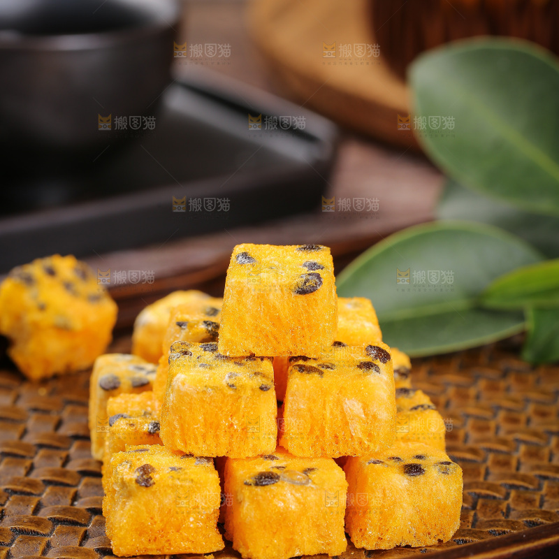 深底上的百香果块