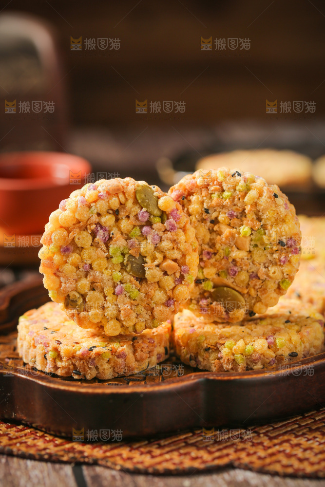 深底上的杂粮饼