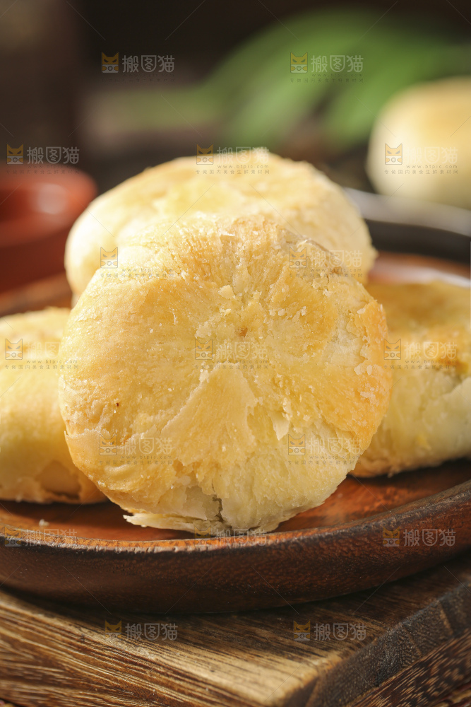 深底上的苏式月饼