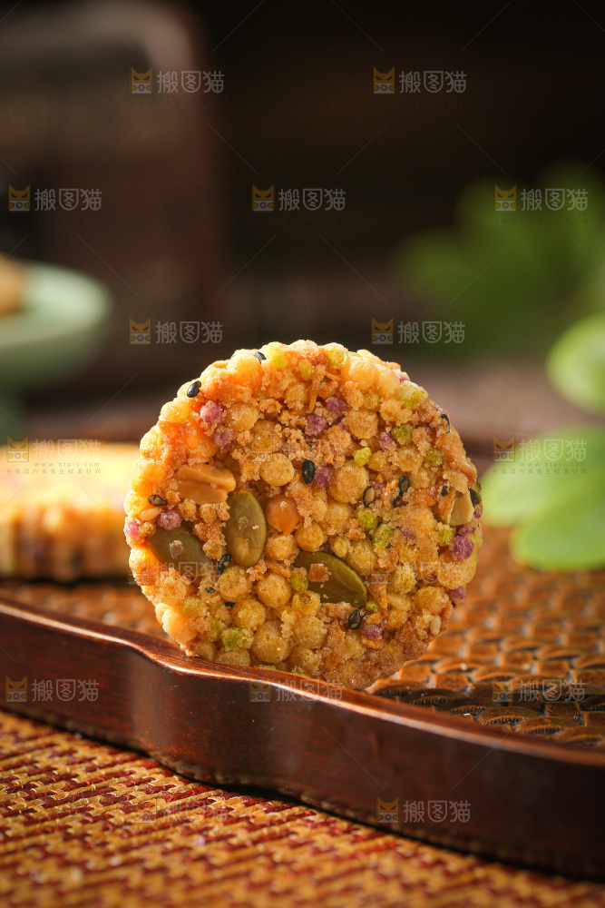 深底上的杂粮饼