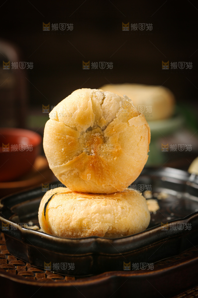 深底上的苏式月饼