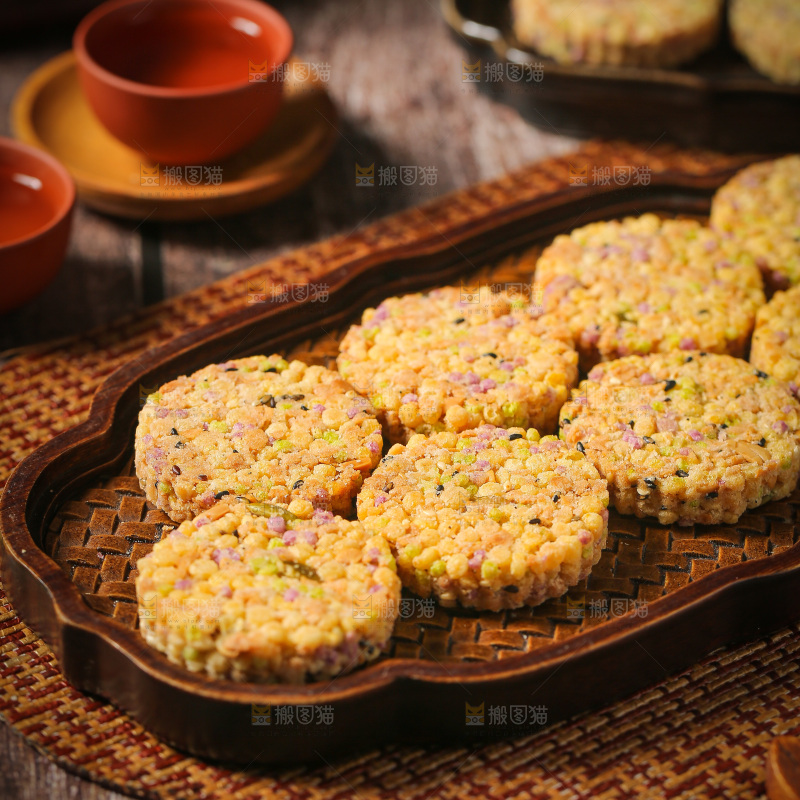 深底上的杂粮饼