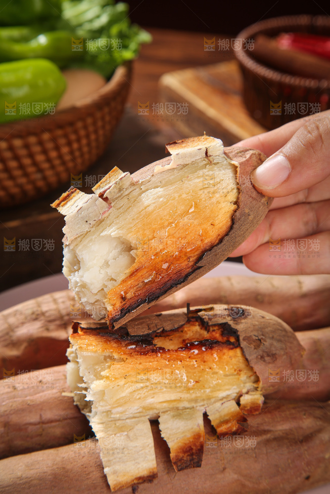 木底上的白心哈密冰糖薯