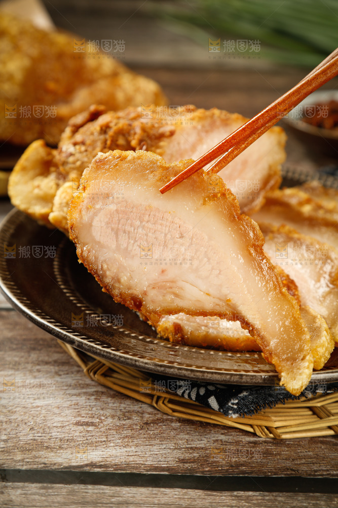 木底上的锅烧肉