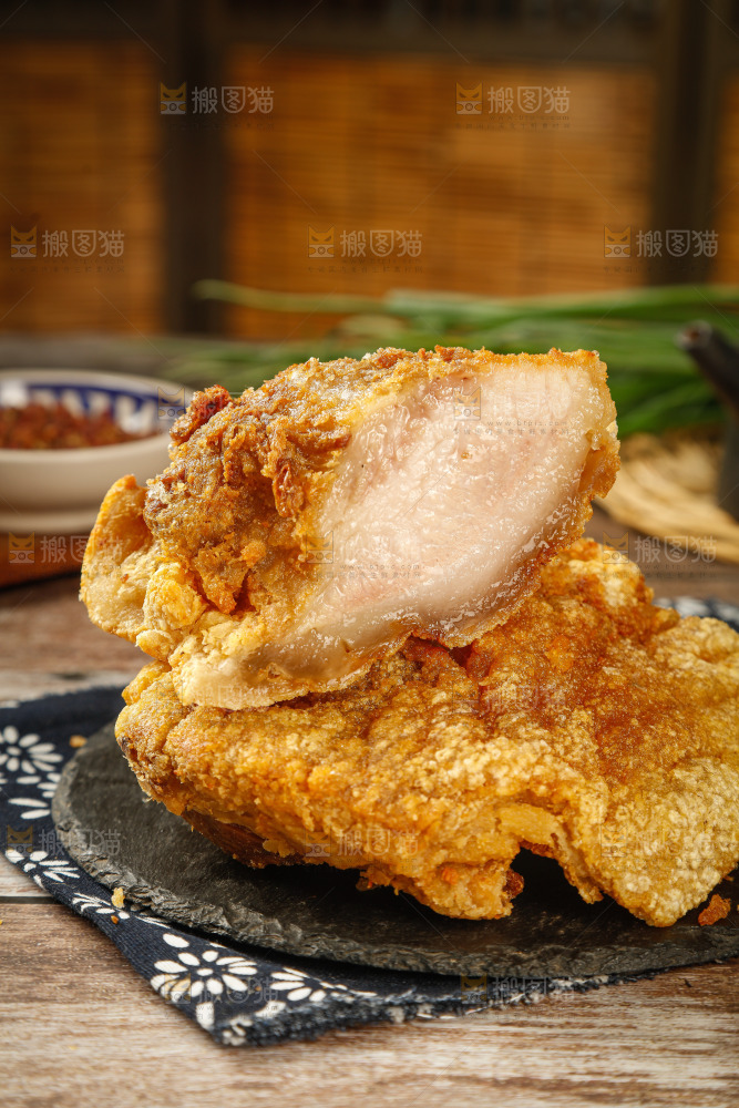 木底上的锅烧肉