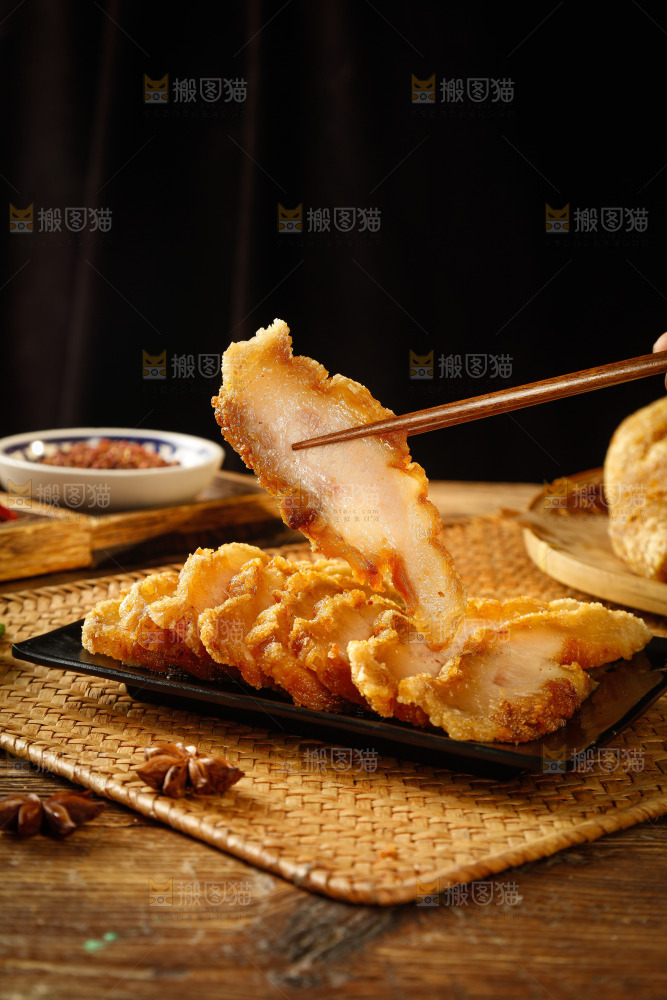 木底上的锅烧肉