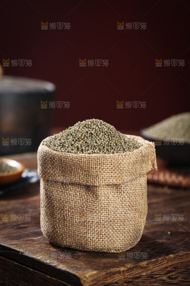 深底上的黑小米