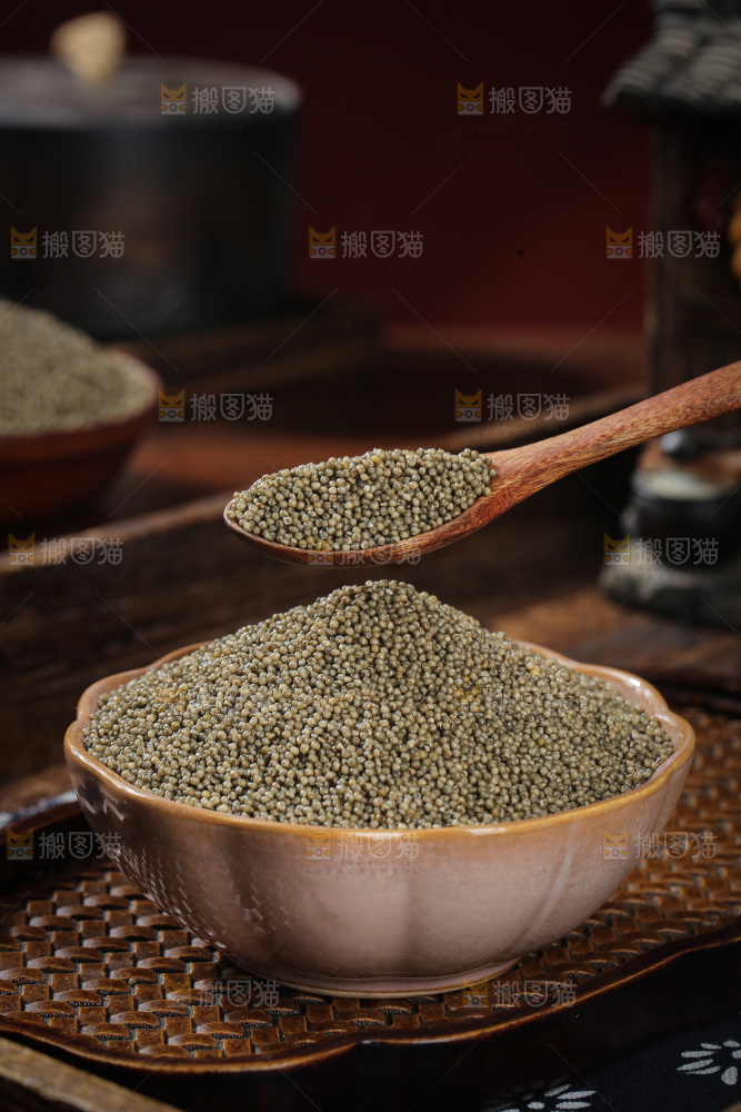 深底上的黑小米