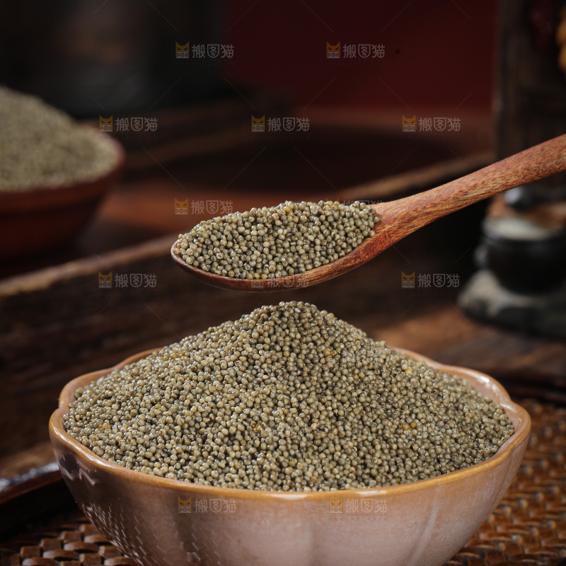 深底上的黑小米