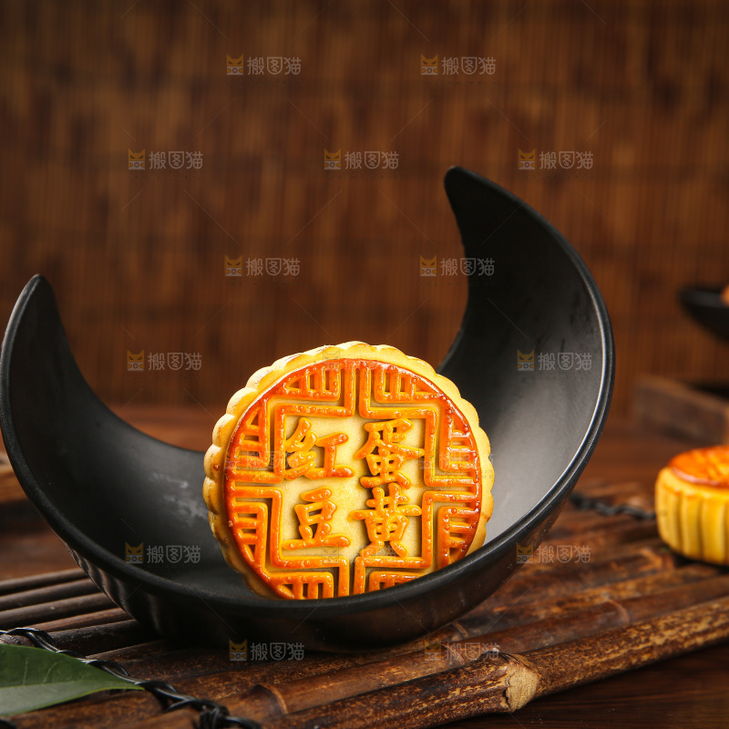 深底上的中秋月饼