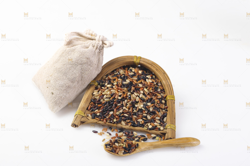 白底上的五色糙米