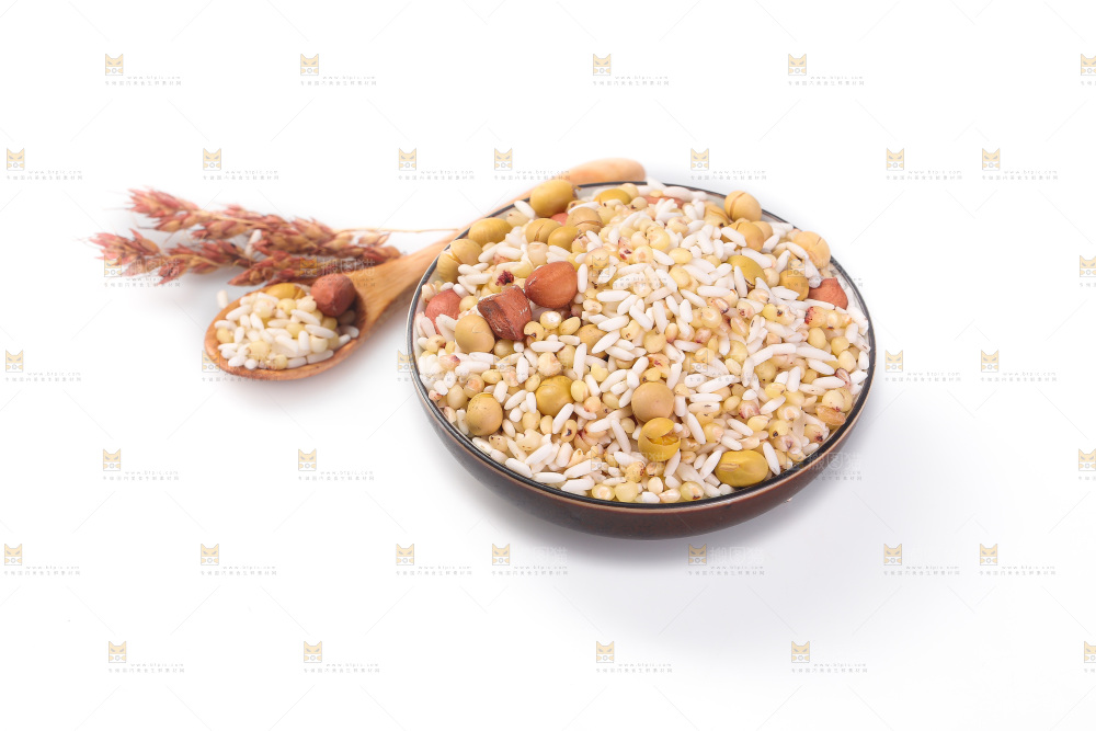 白底上的花生五谷豆浆