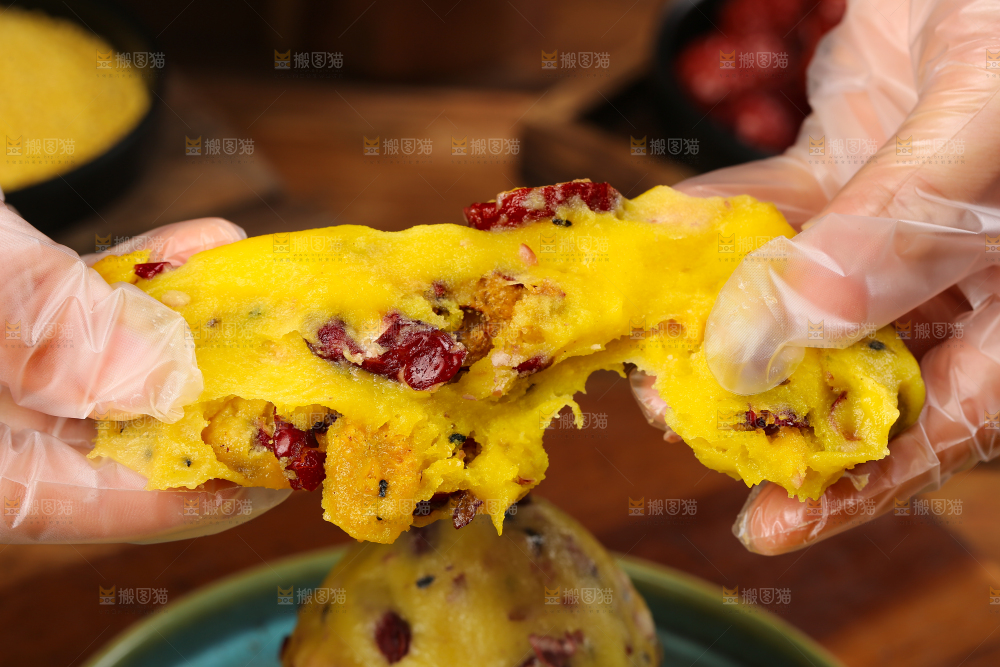 木底上的大黄米窝窝头