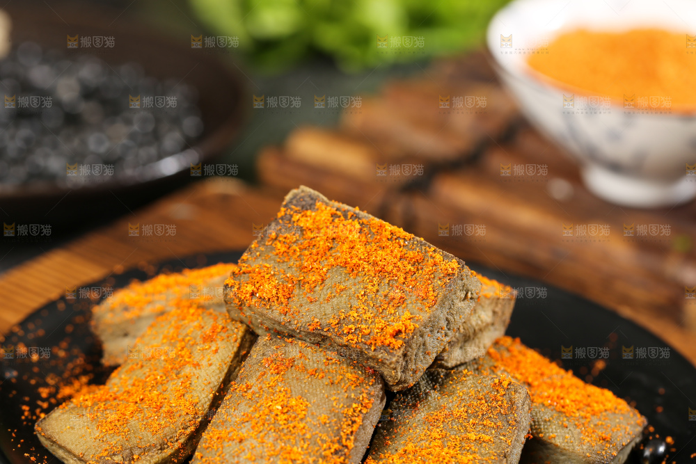 深底上的黑包浆豆腐