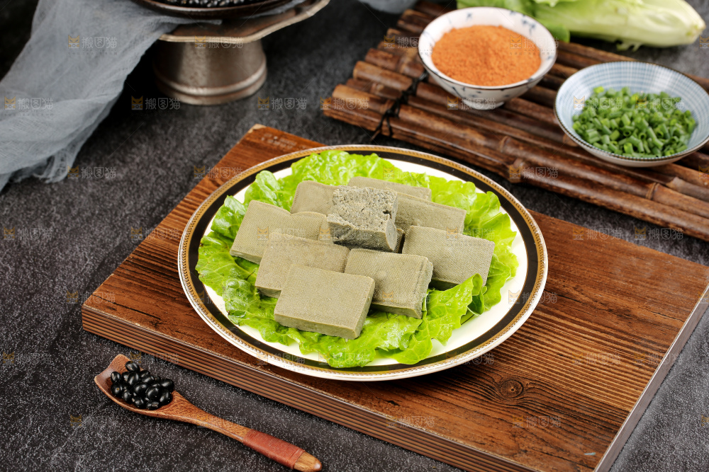 深底上的黑包浆豆腐