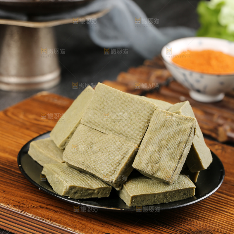深底上的黑包浆豆腐
