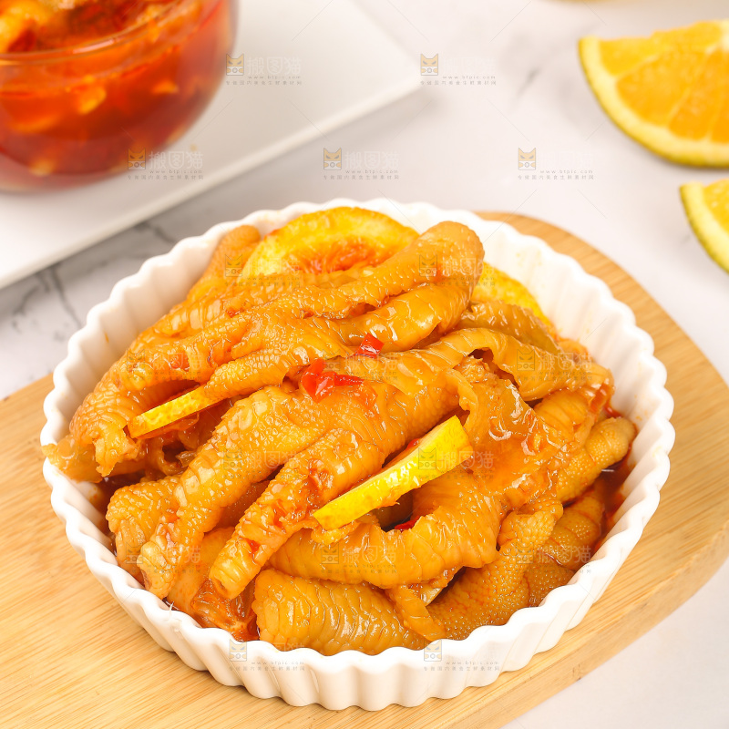 浅底上的无骨鸡爪