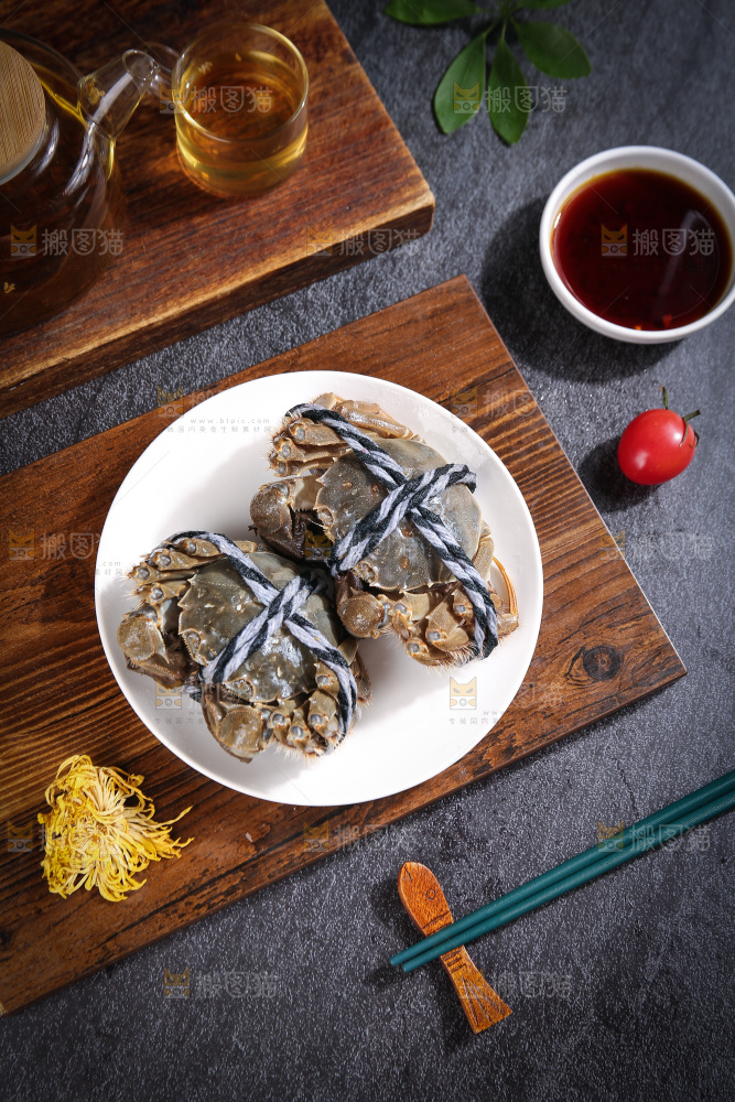 深底上的大闸蟹