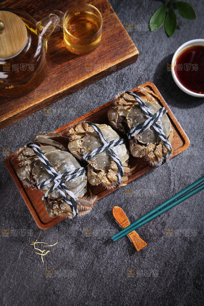 深底上的大闸蟹