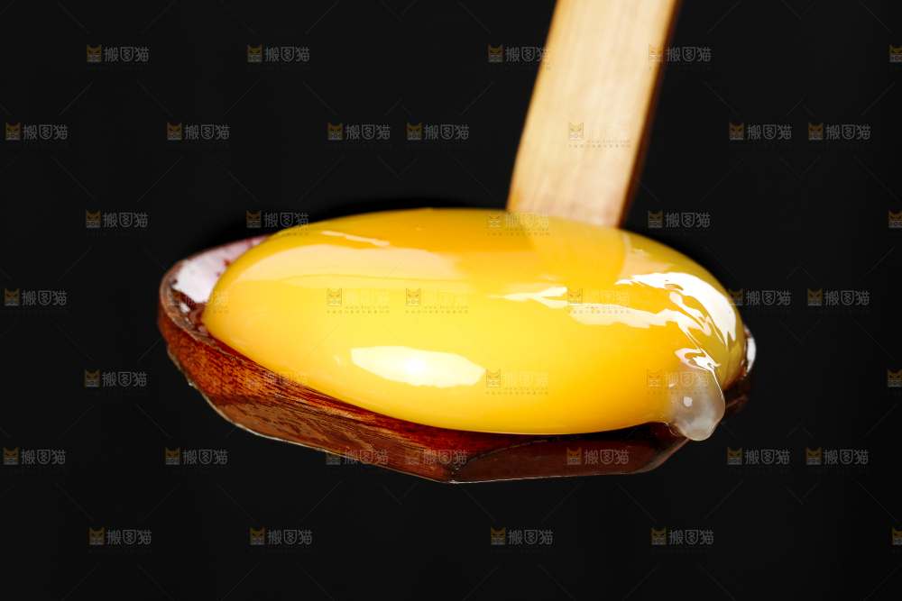 深底上的鹅蛋