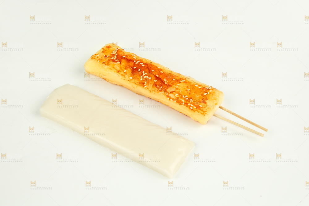 白底上的脆皮年糕