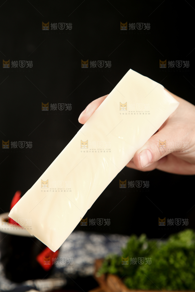 深底上的脆皮年糕