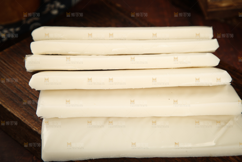 深底上的脆皮年糕