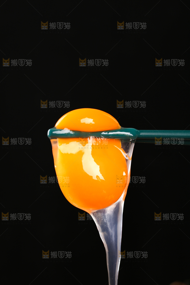 深底上的鸭蛋