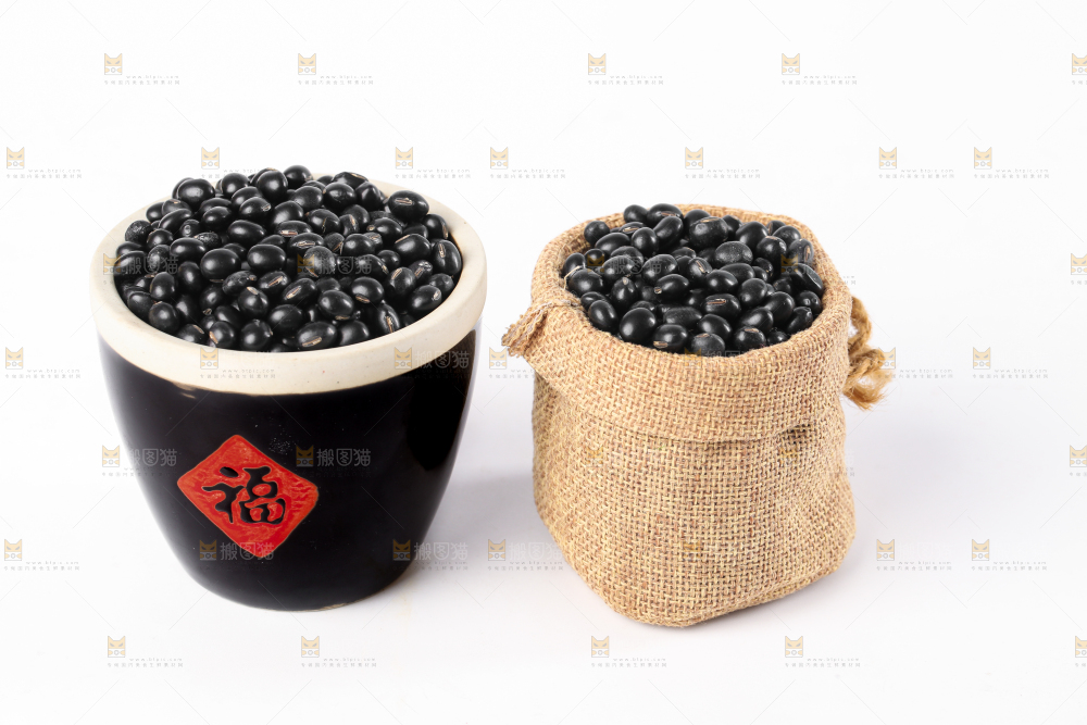 白底上的黑豆