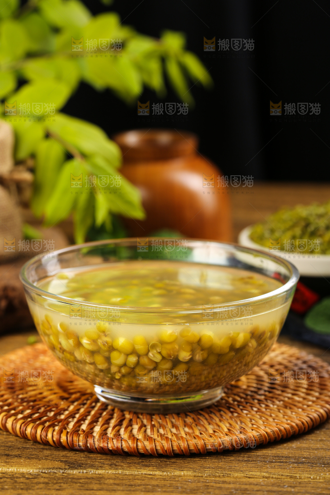 木底上的绿豆汤