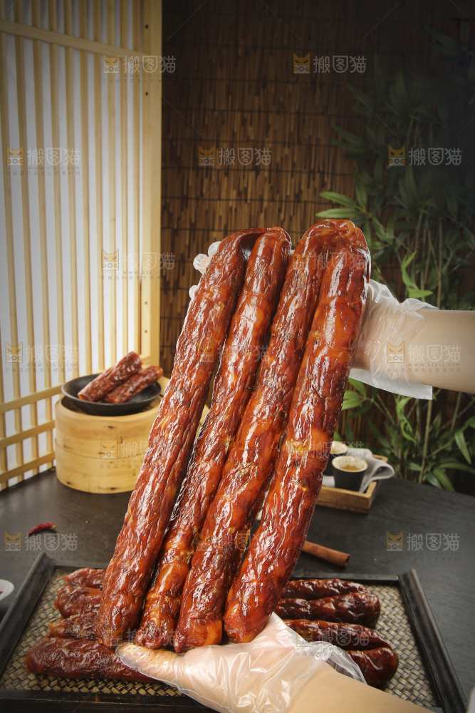 深底上的麻辣香肠