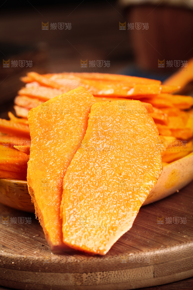 深底上的姜黄