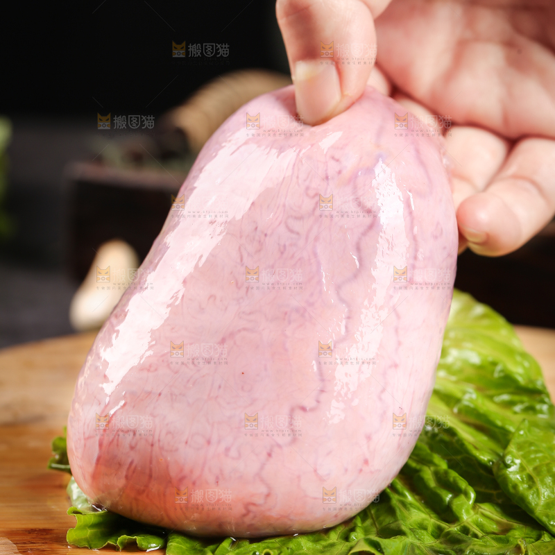 黑底上的猪腰