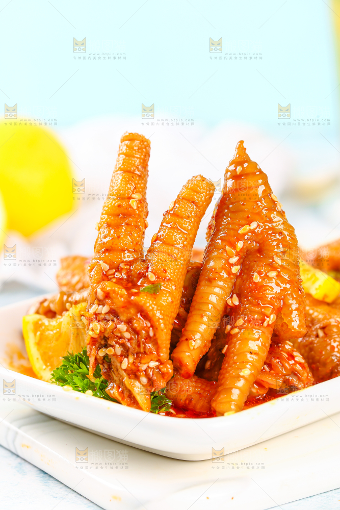浅底上的香辣鸡爪