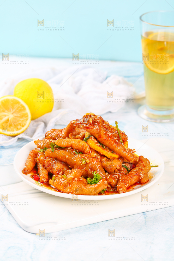 浅底上的香辣鸡爪