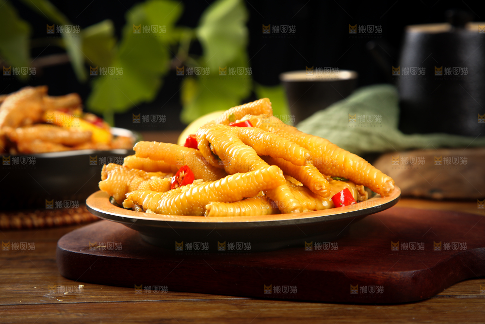 深底上的柠檬鸡爪