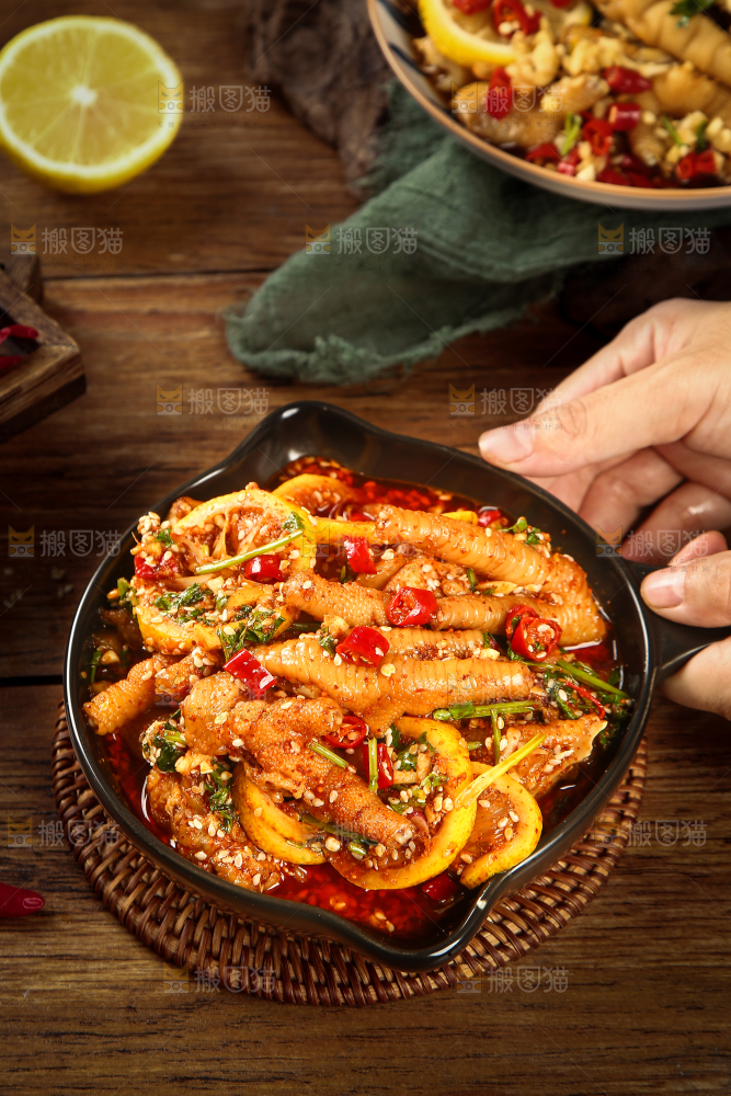 深底上的柠檬鸡爪