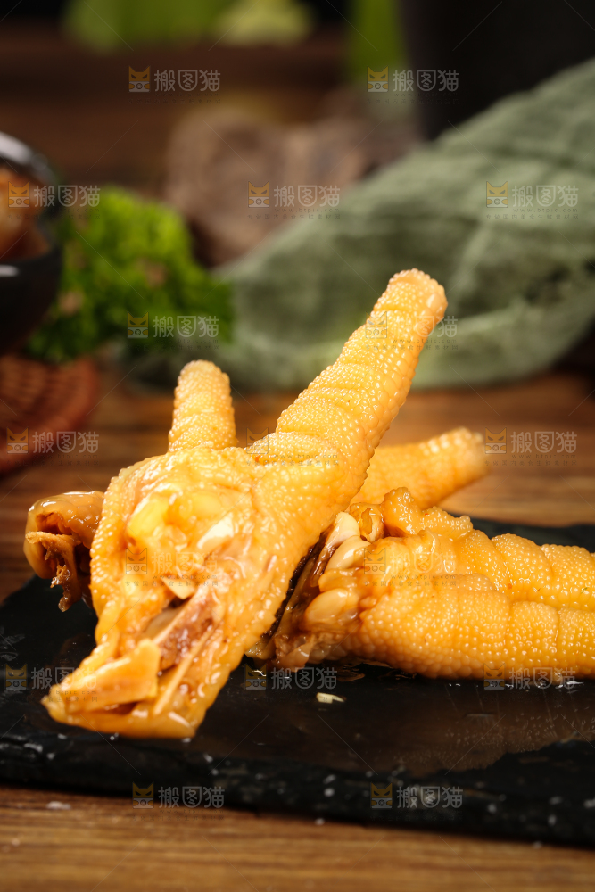 深底上的柠檬鸡爪