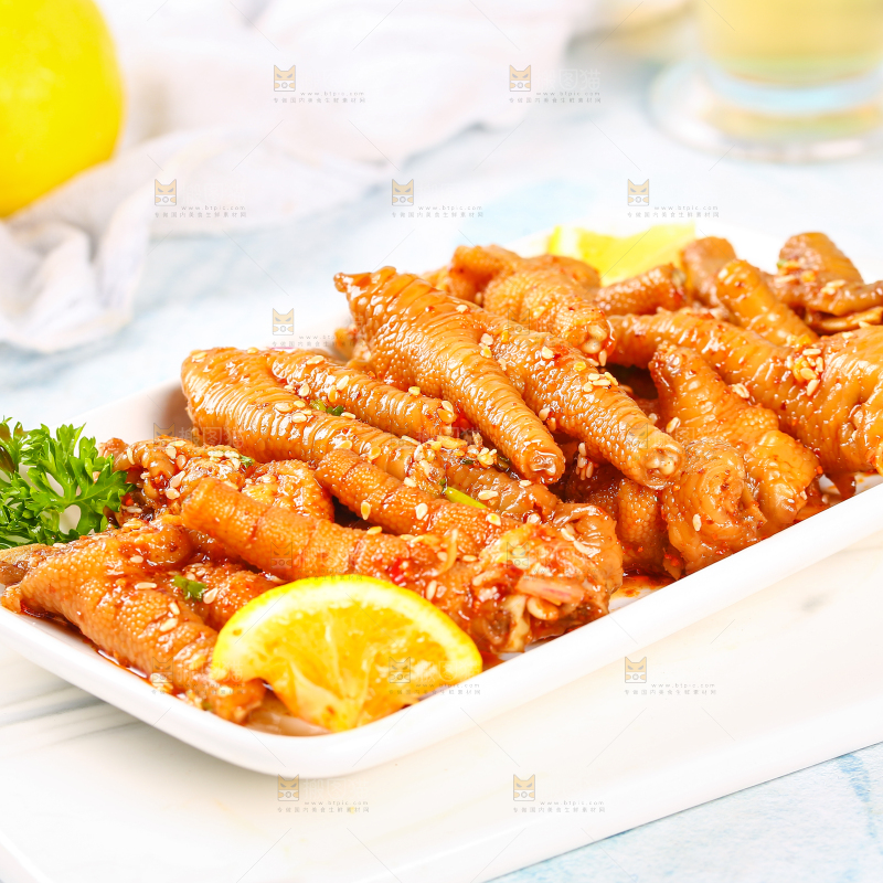 浅底上的香辣鸡爪