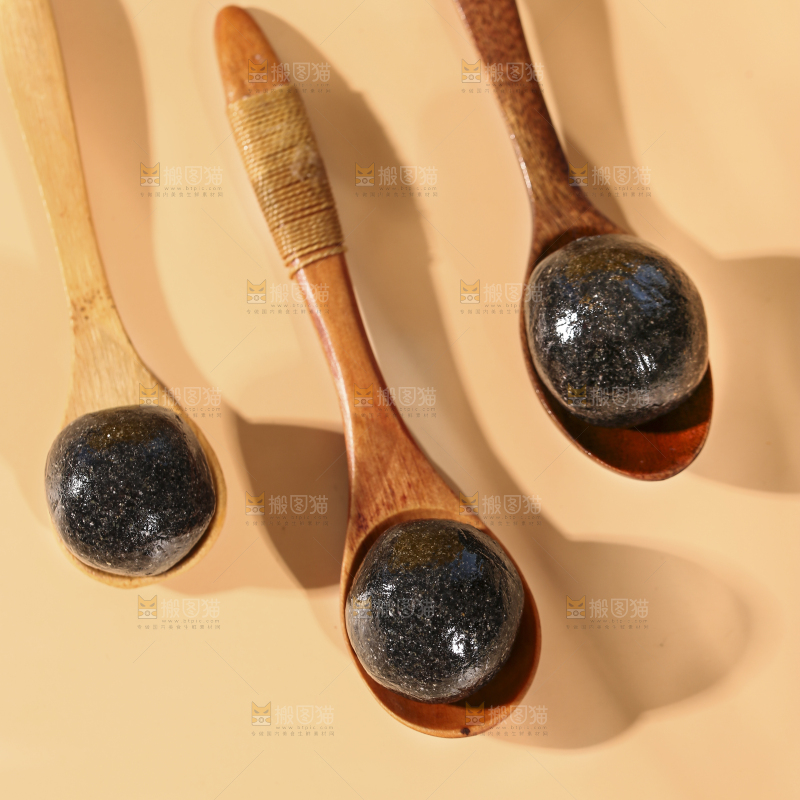 浅底上的芝麻丸